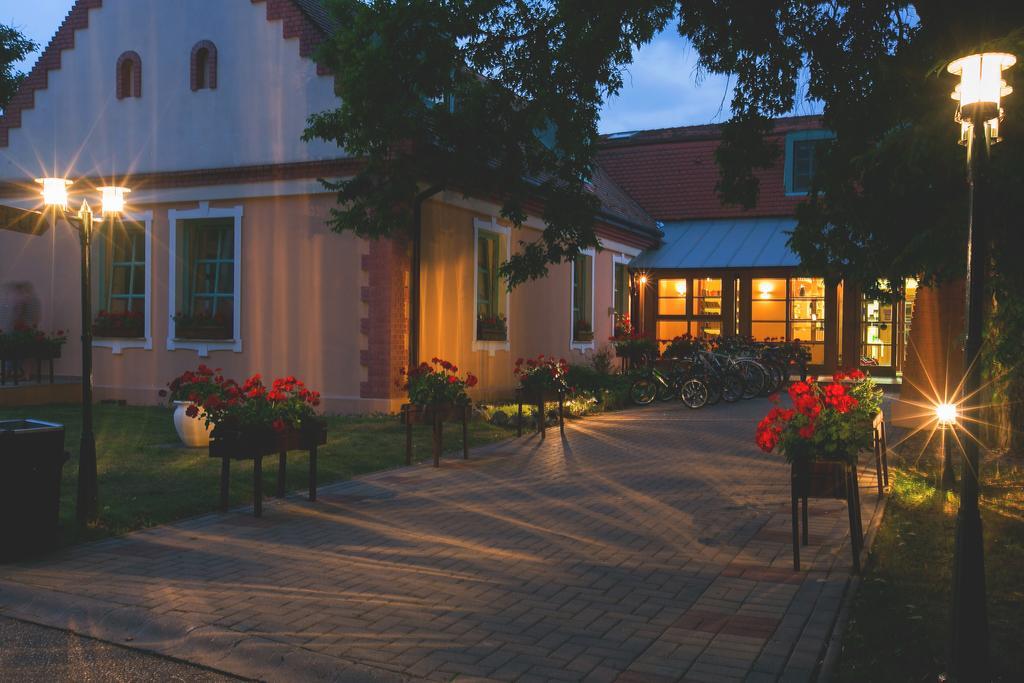 Zichy Park Hotel Bikacs Ngoại thất bức ảnh